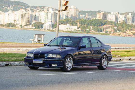 BMW 323i 2.5 SPORT SEDAN 24V GASOLINA 4P MANUAL BMW 323i 2.5 SPORT SEDAN 24V GASOLINA 4P MANUAL